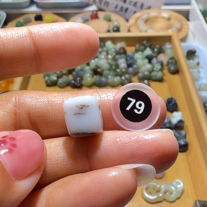 和田玉未镶嵌珠宝奇石