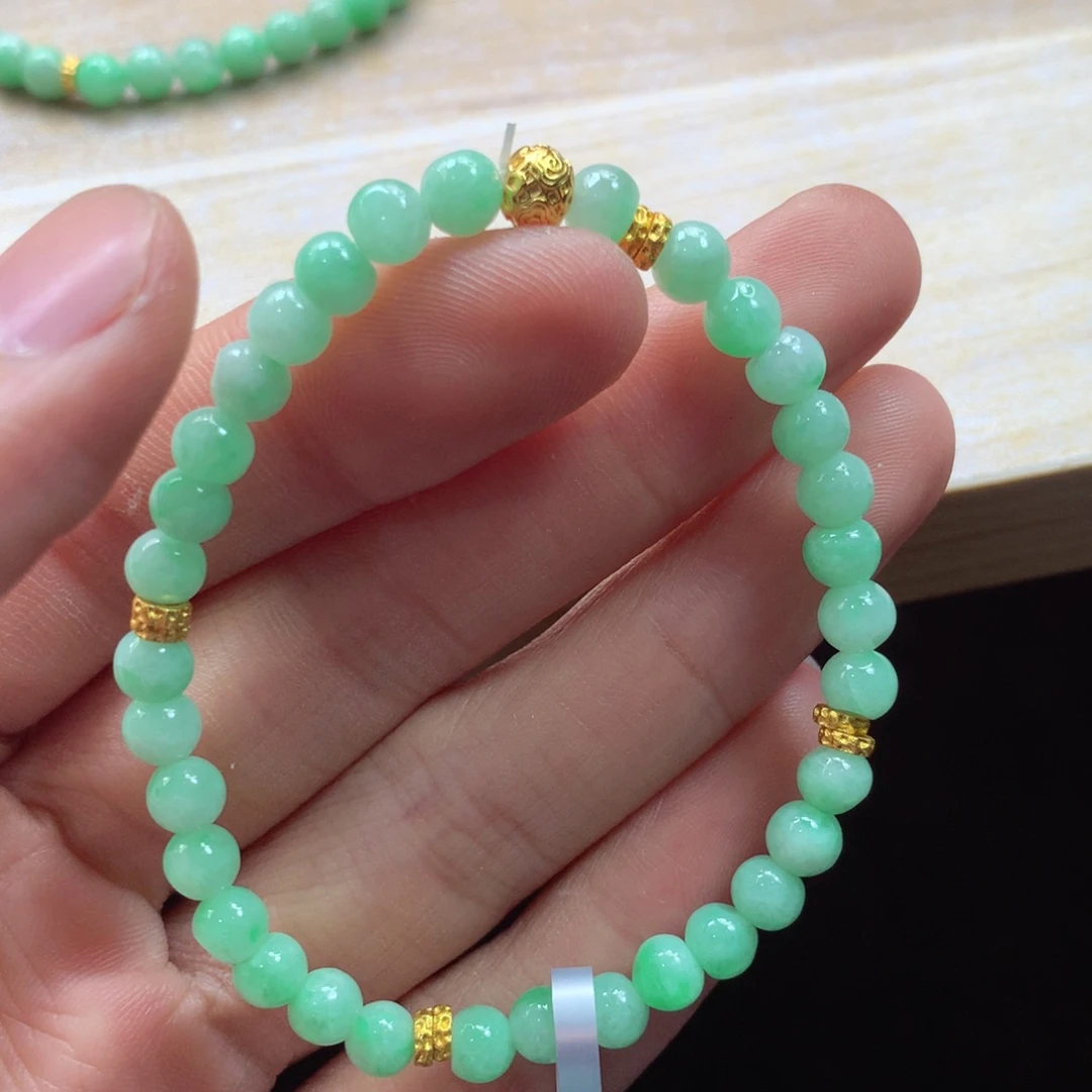 翡翠未镶嵌颈饰吊坠