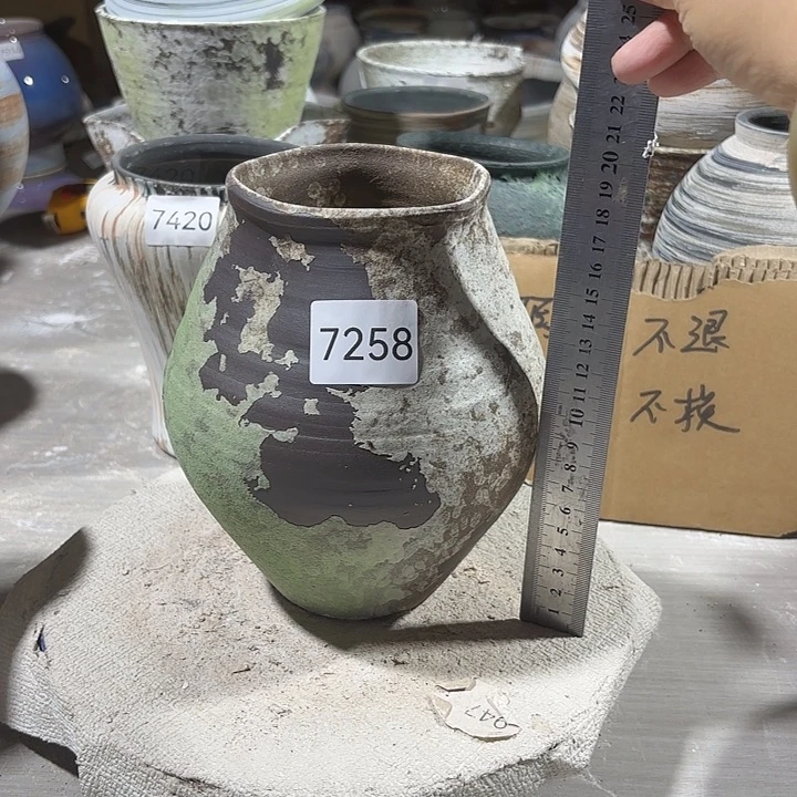 摆件高19.5，口8.5，有孔，7258