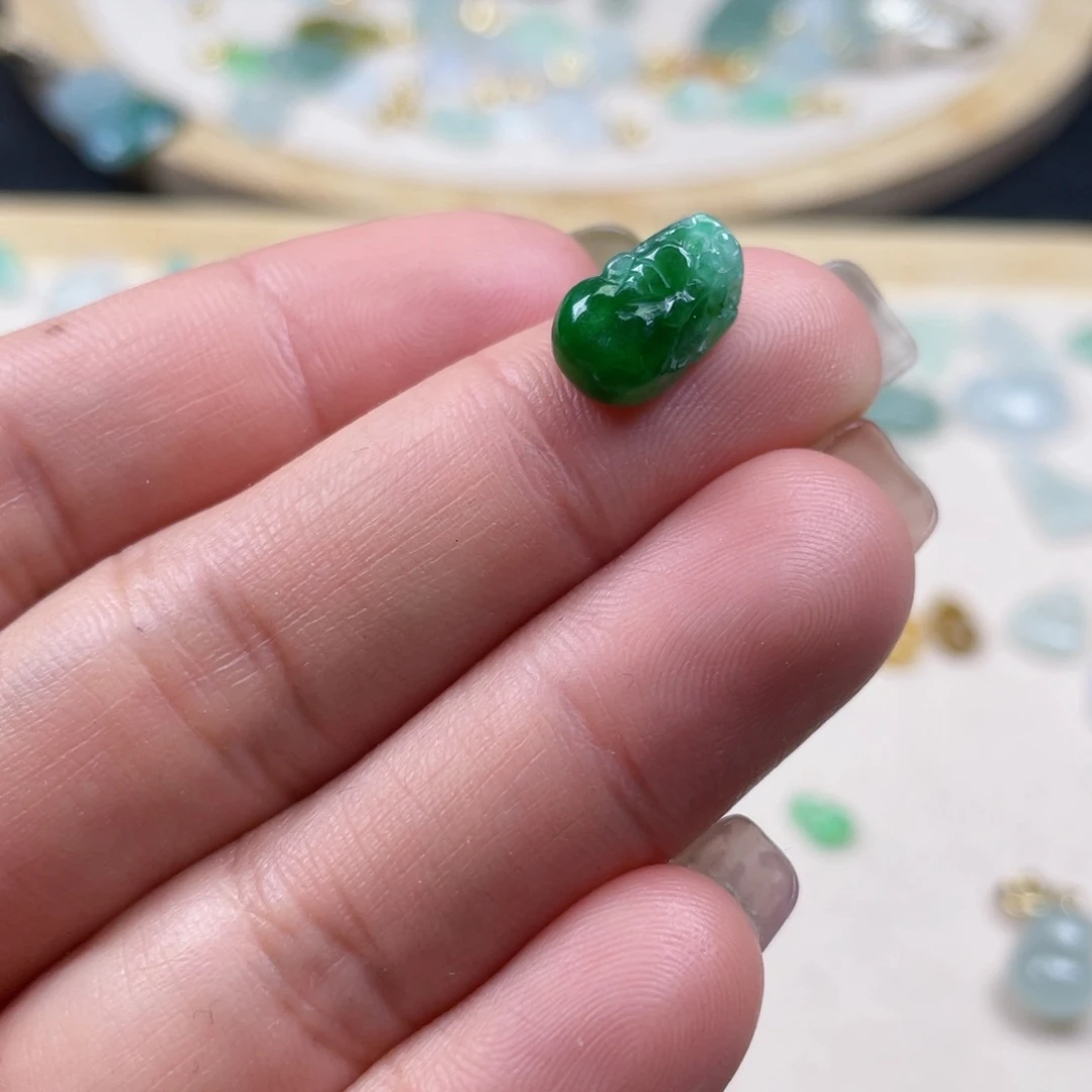 翡翠颈饰未镶嵌科****）貔貅99号