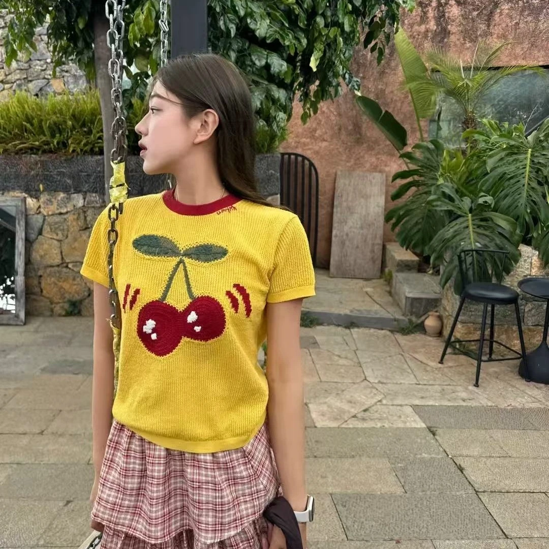 丫丫亲妈2025夏季新款经典手钩动感樱桃撞色边拼色短袖毛衫T恤女