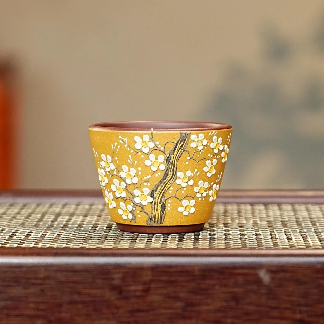 宜兴全手工紫砂茶具 原矿紫泥泥料堆绘梅花紫砂主人杯