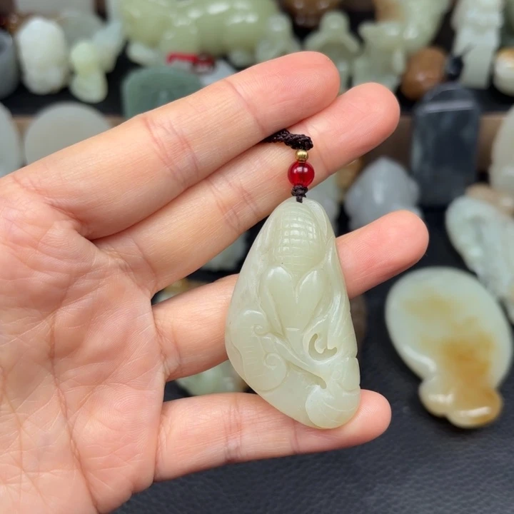 颈饰未镶嵌和田玉