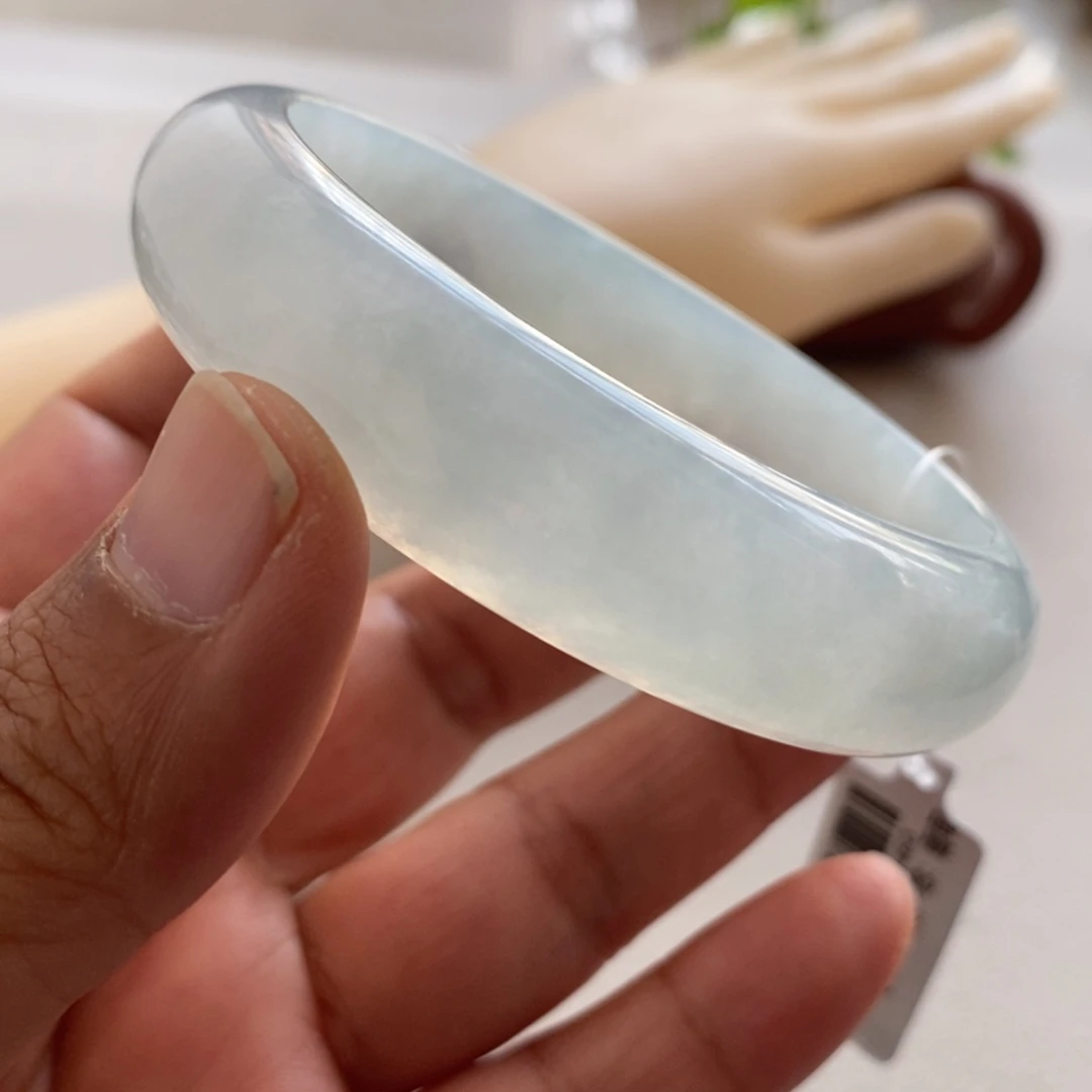翡翠手镯未镶嵌天然翡翠手镯