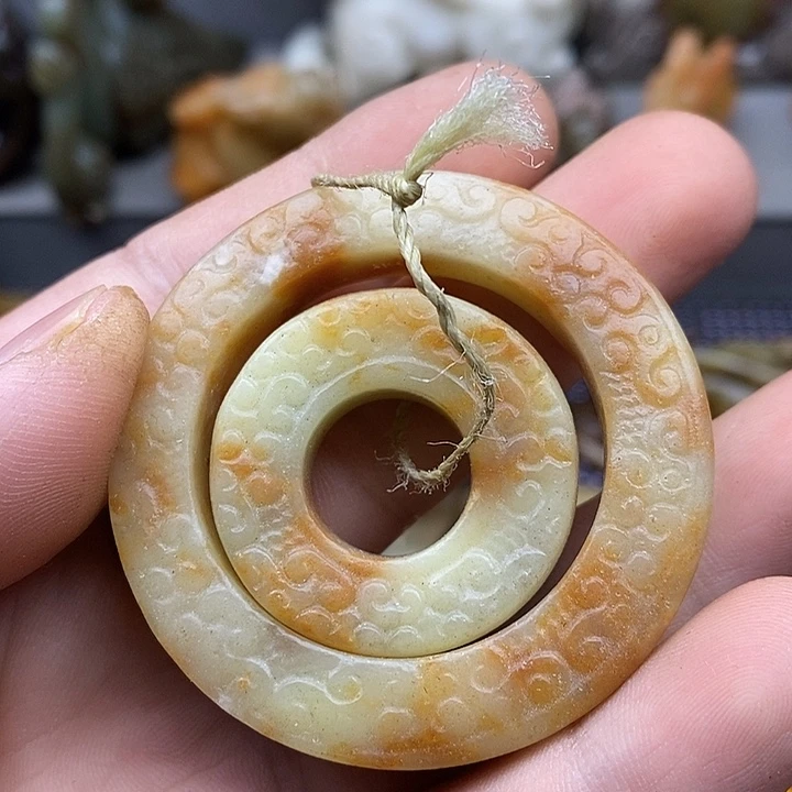 未镶嵌蛇纹石玉颈饰
