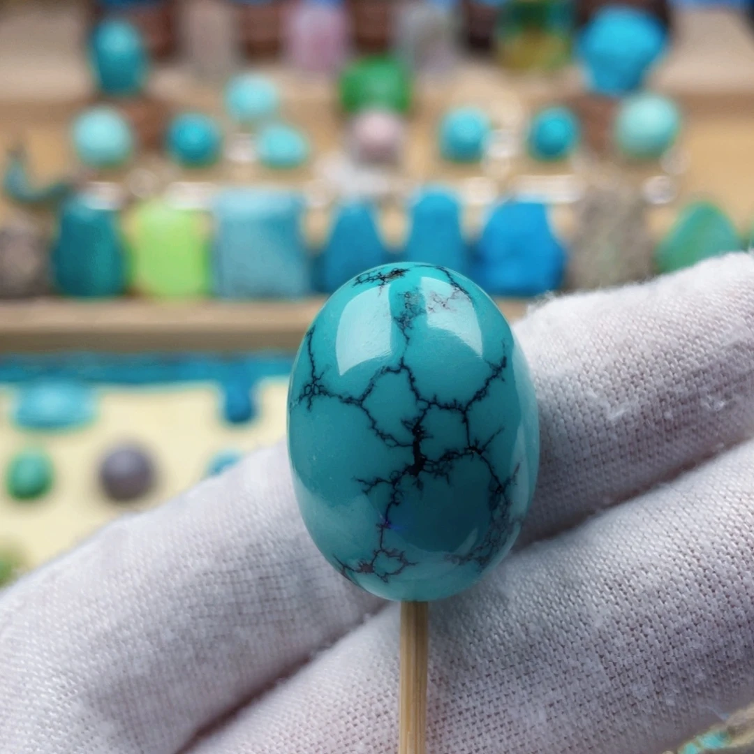 绿松石未镶嵌珠宝奇石