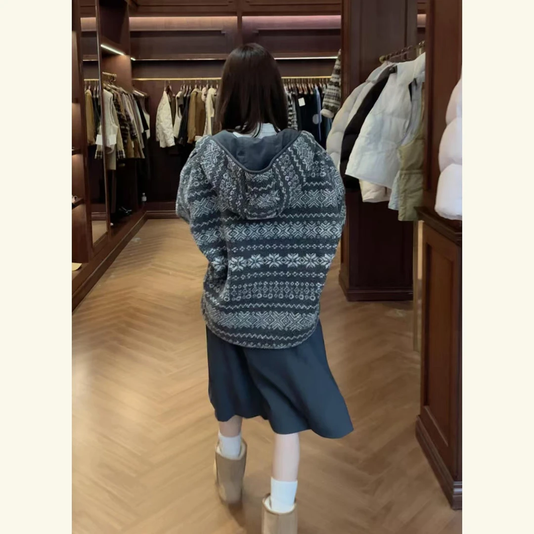 2025年秋冬韩系高级感慵懒风独特漂亮灰色费尔岛软糯保暖连帽外套