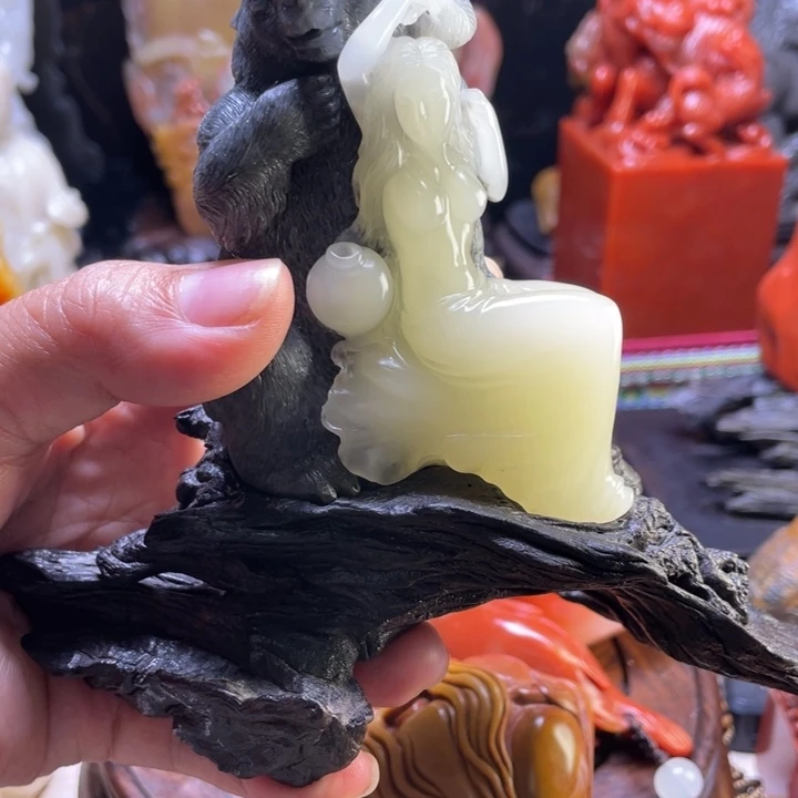 寿山石芙蓉美女摆件