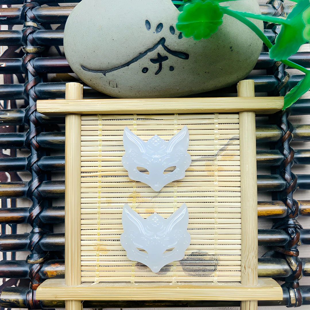 天然和田玉青海料宽约卡25mm玉面狐狸面具时尚个性吊坠多样性发一