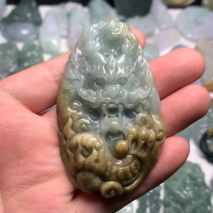 翡翠未镶嵌颈饰龙牌55