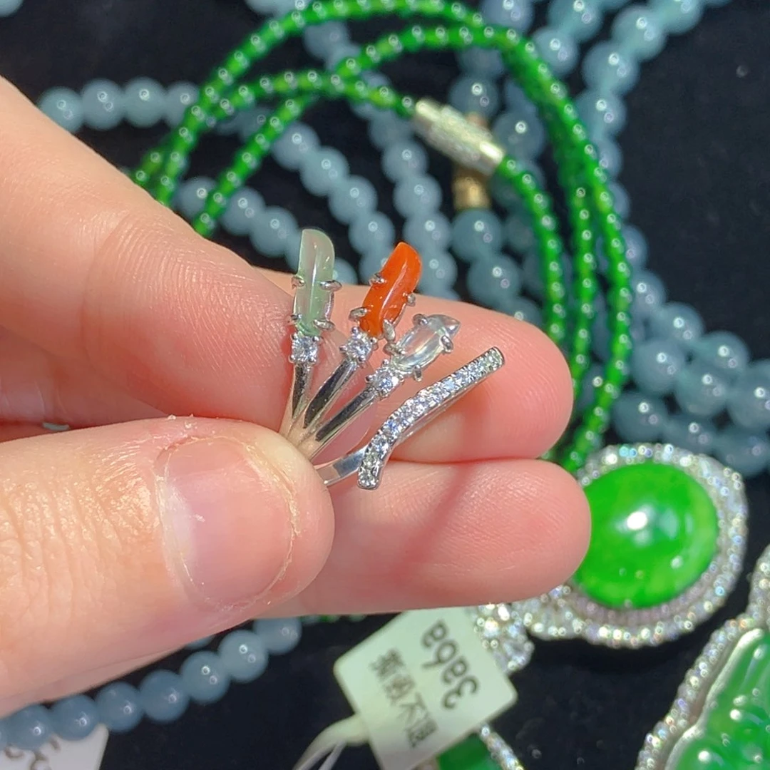 颈饰银S925镶嵌翡翠戒指