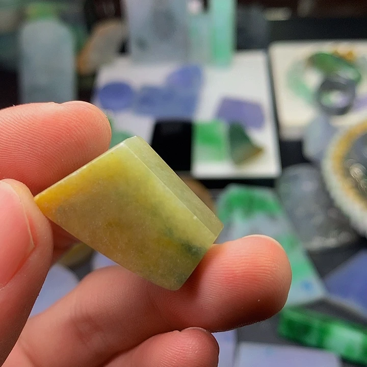 翡翠挂件未镶嵌料子