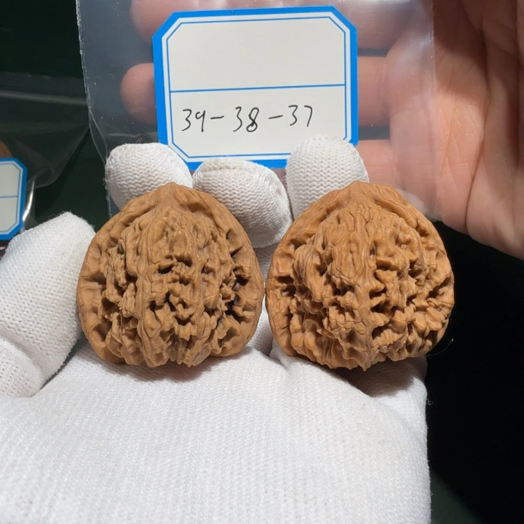 文玩核桃吊坠南疆万字 31