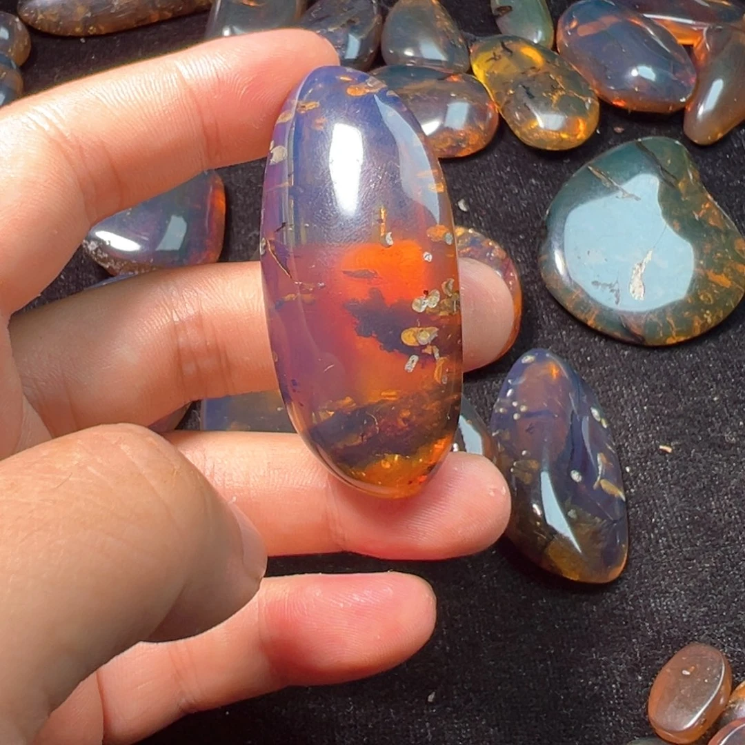 未镶嵌琥珀裸石白*吊坠