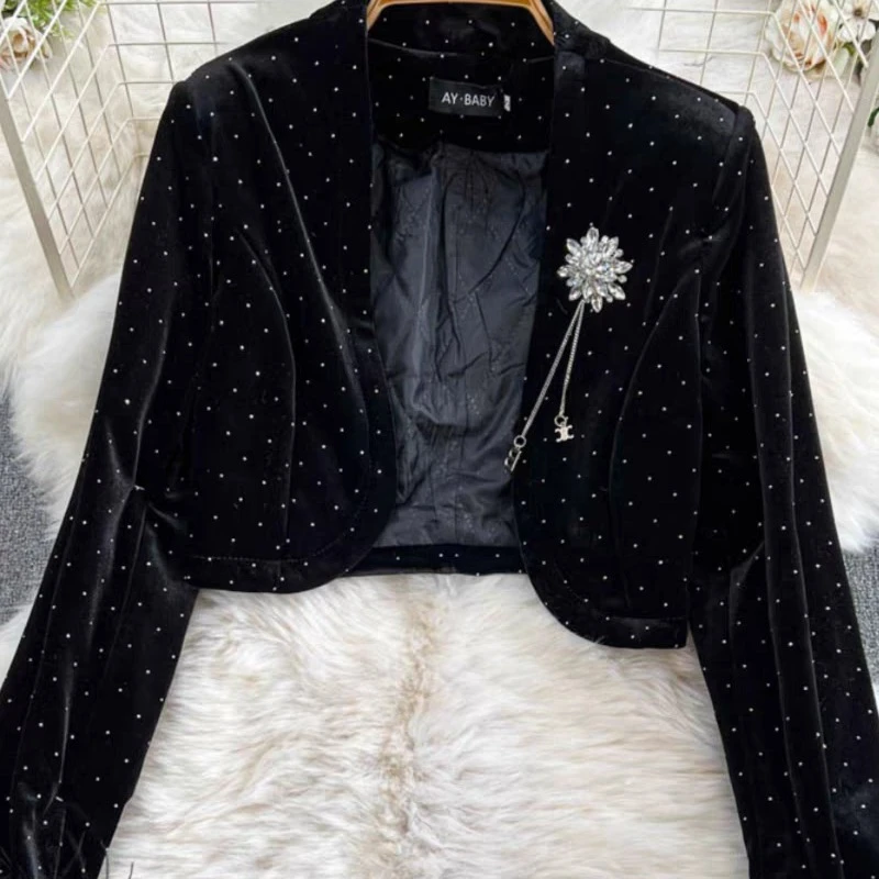 8828-B-2-6-1法式黑色气质鸵鸟毛毛短外套小香风丝绒钉钻西装上衣