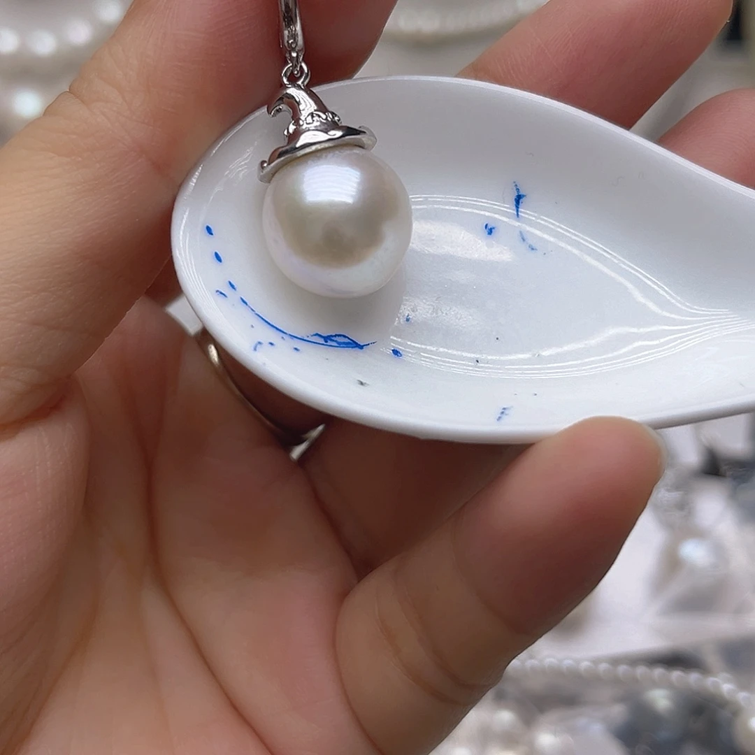 未镶嵌吊坠耳钉的淡水珍珠