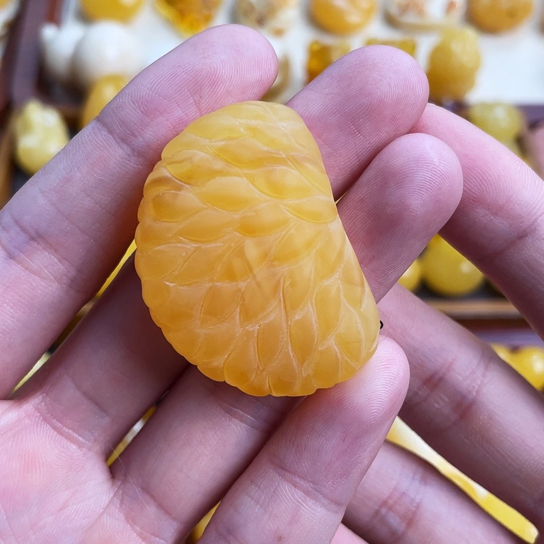 琥珀未镶嵌珠宝奇石