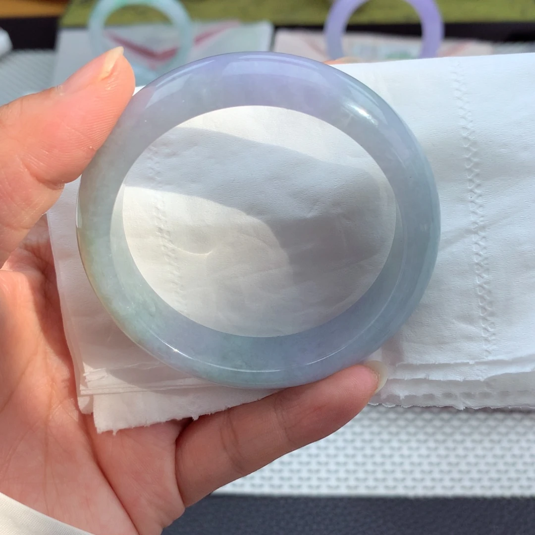 翡翠手镯未镶嵌印*哇纯天然