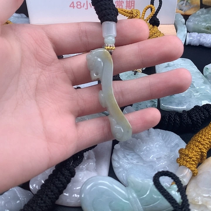 翡翠未镶嵌颈饰天然保真a货翡翠