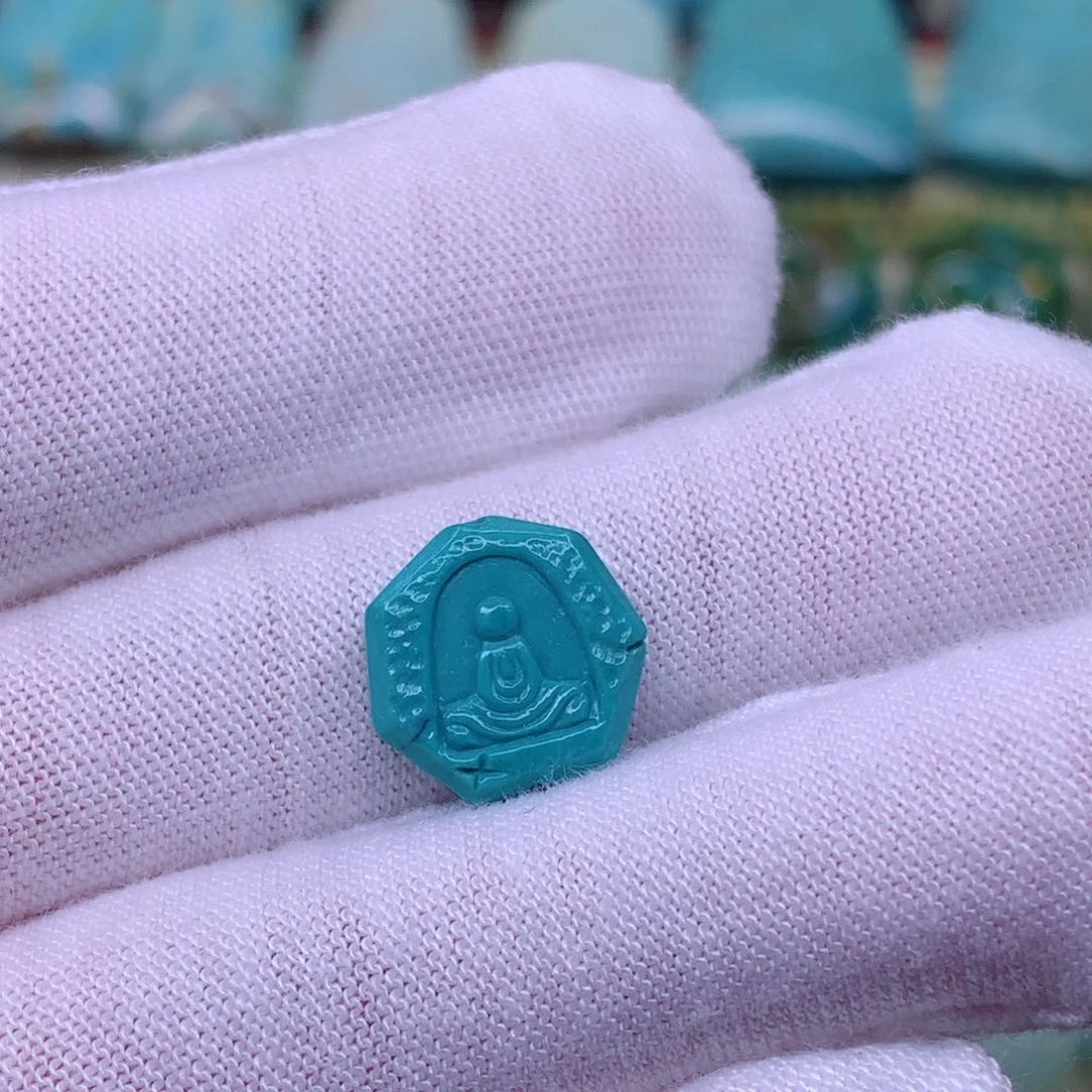 绿松石颈饰未镶嵌