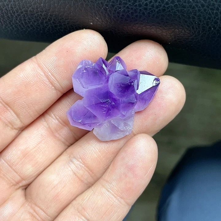 水晶水晶摆件未镶嵌糖**?