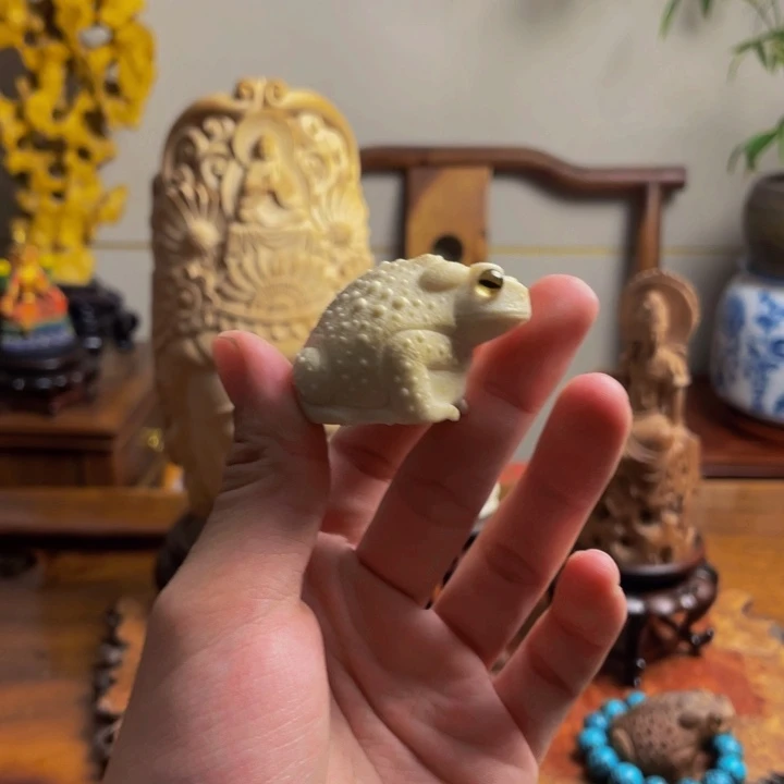 檀香木尚秋雕刻鹿角写实蟾