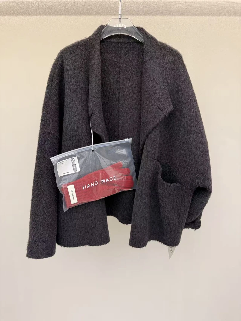 LEESS.赛带红手套单纽扣大衣（no退，支持换款换码）