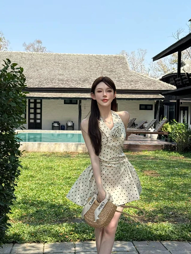 粉红PINK丨“经典新生”甜美风小众设计感波点连衣裙LWJ25A1Q499