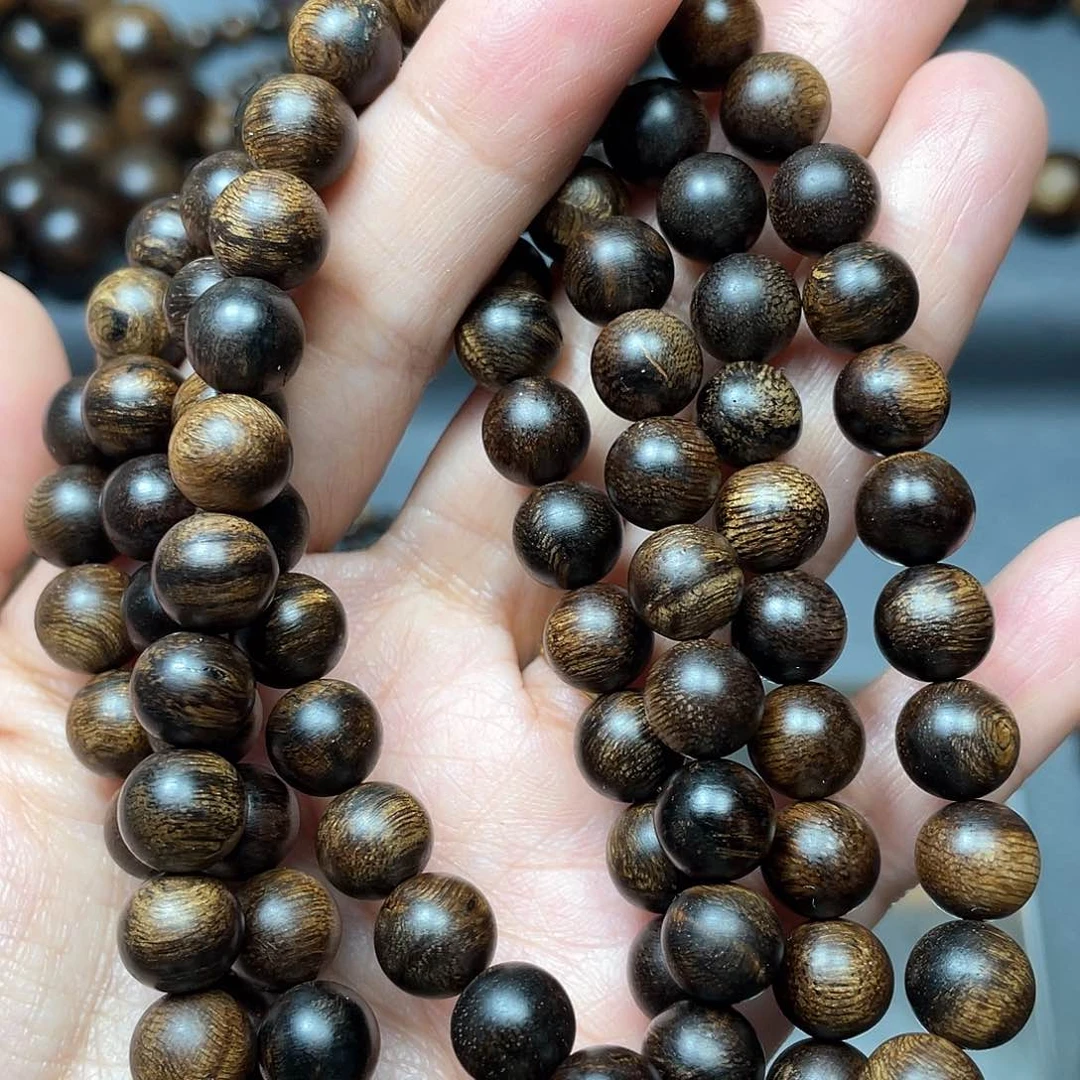 沉香手串白棋瘤疤0.8