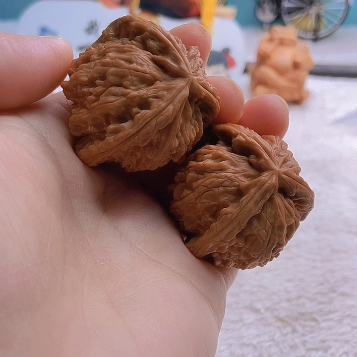 把件文玩核桃⒈*三棱