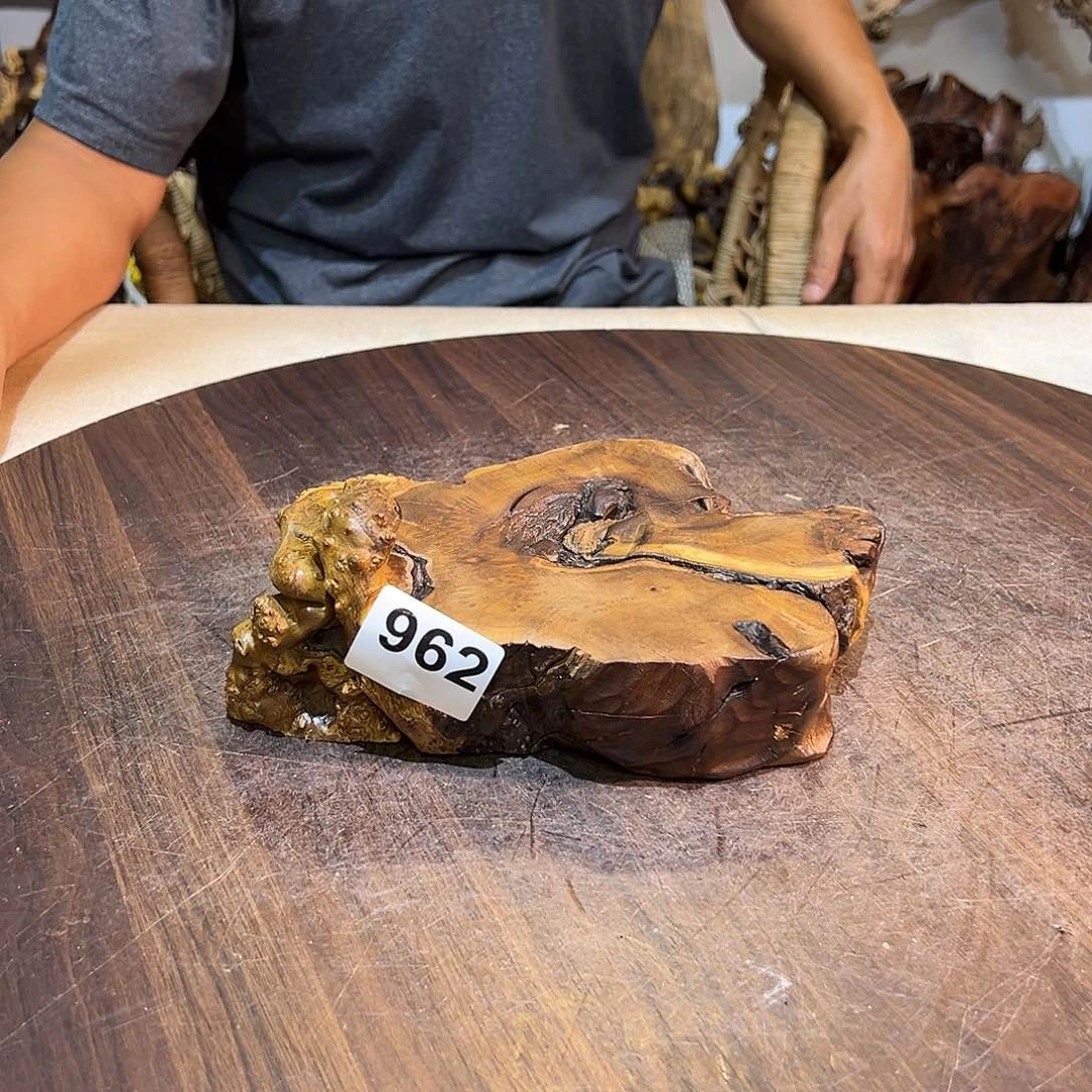 底座962云南树瘤根艺
