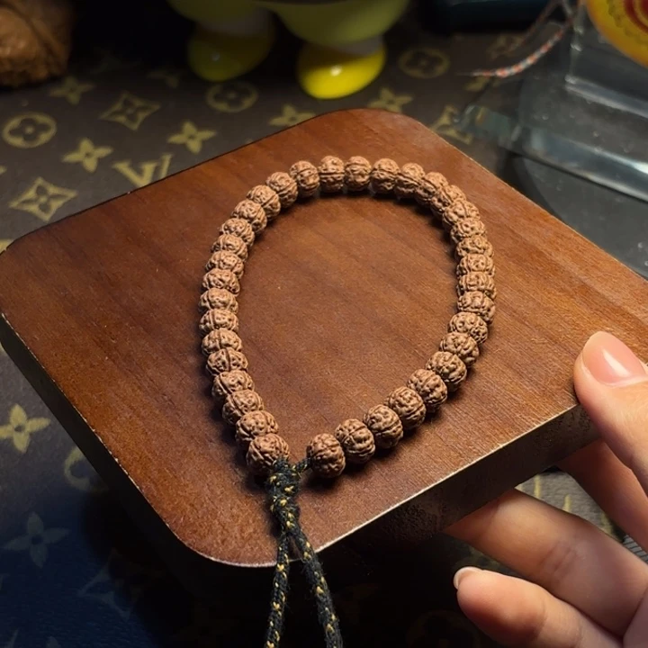 月***地金刚菩提吊坠纯血老树王7号