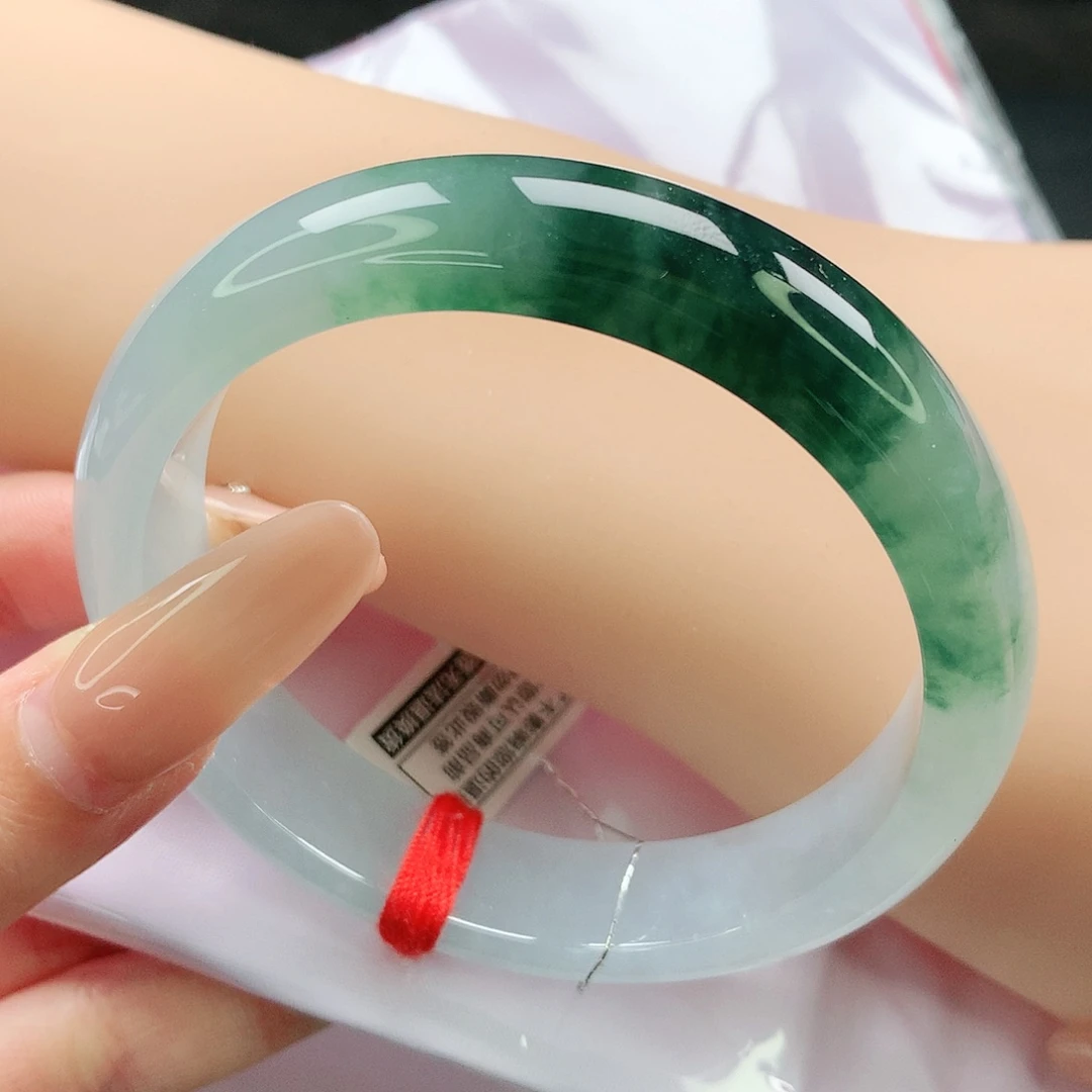 翡翠手镯未镶嵌57圈