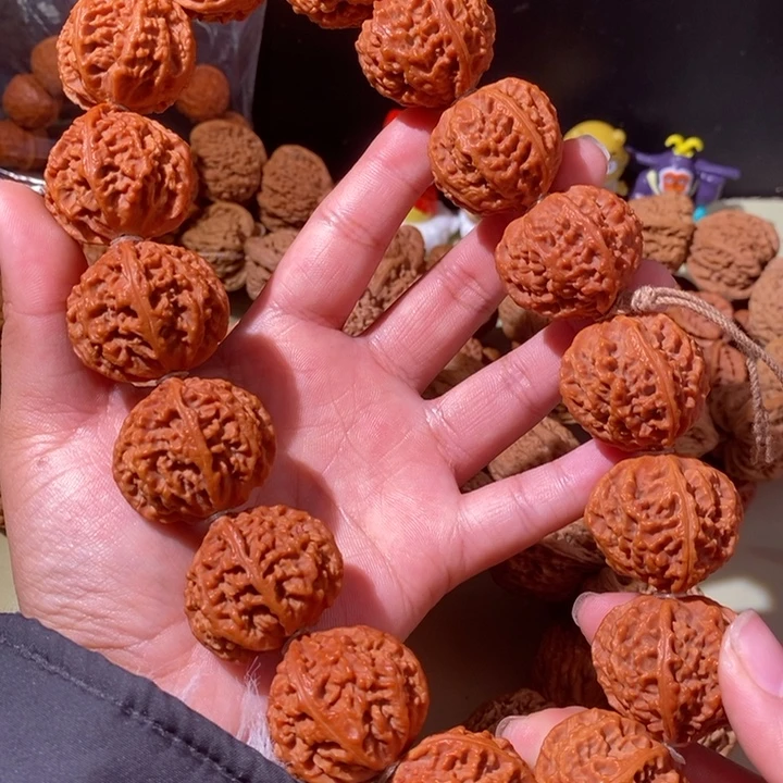 文玩核桃手串……31