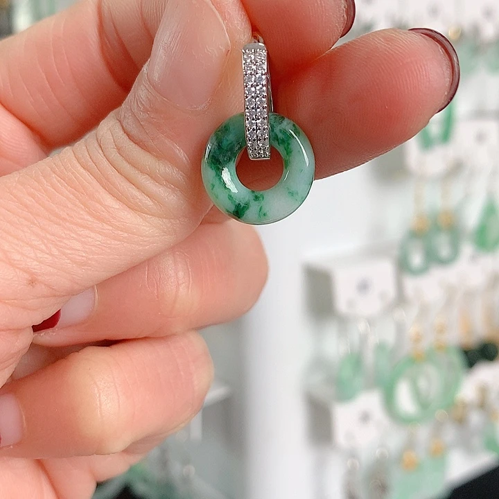 翡翠耳饰银S925镶嵌万**阻翡翠