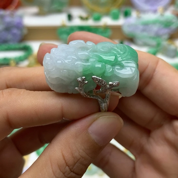 颈饰未镶嵌翡翠翡翠