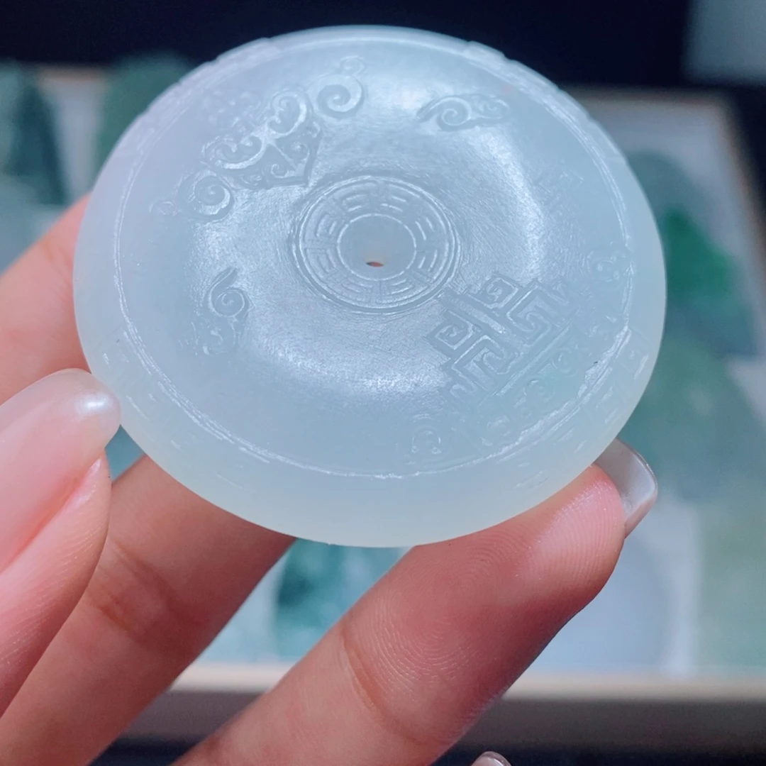 定制翡翠吊坠未镶嵌