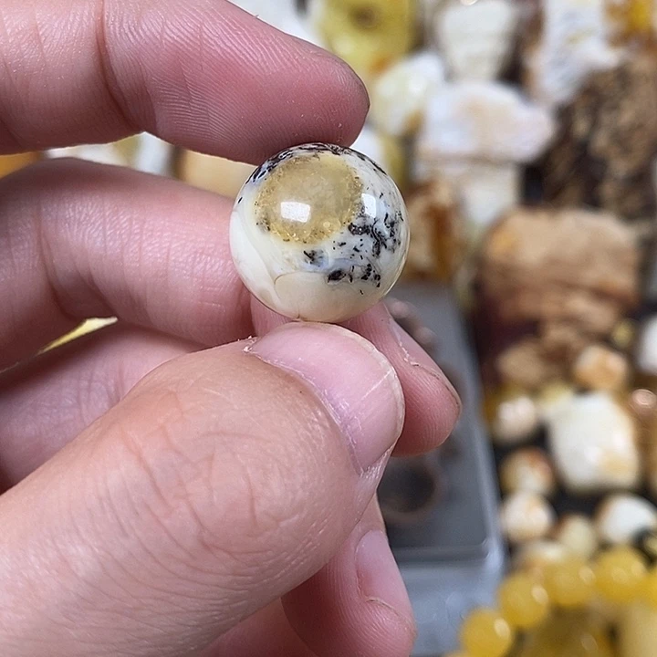 未镶嵌琥珀裸石我