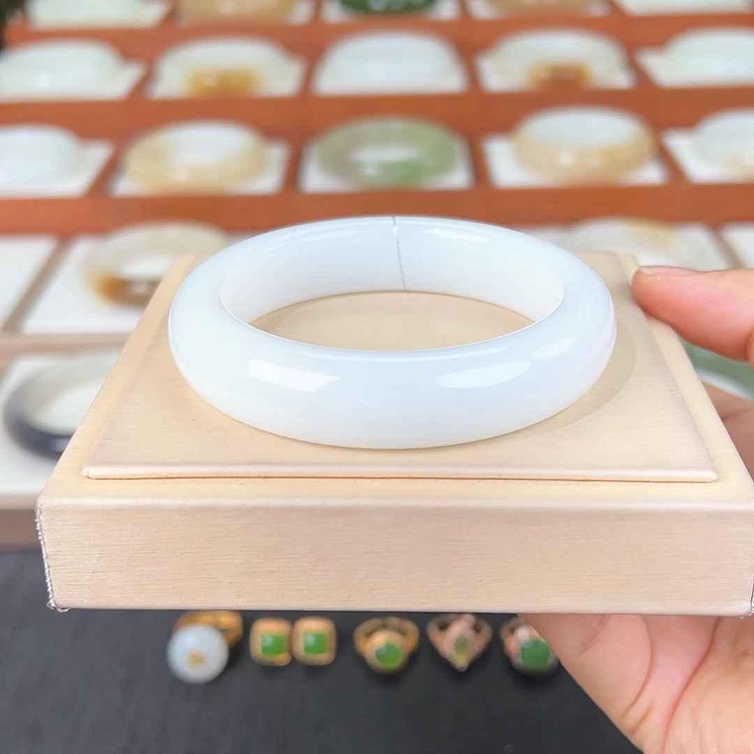 和田玉手镯未镶嵌和田玉白玉手镯