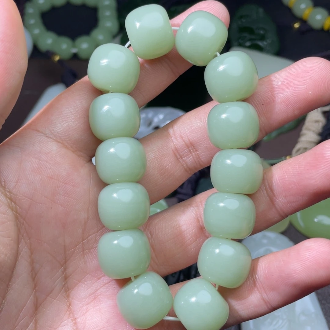 颈饰未镶嵌和田玉