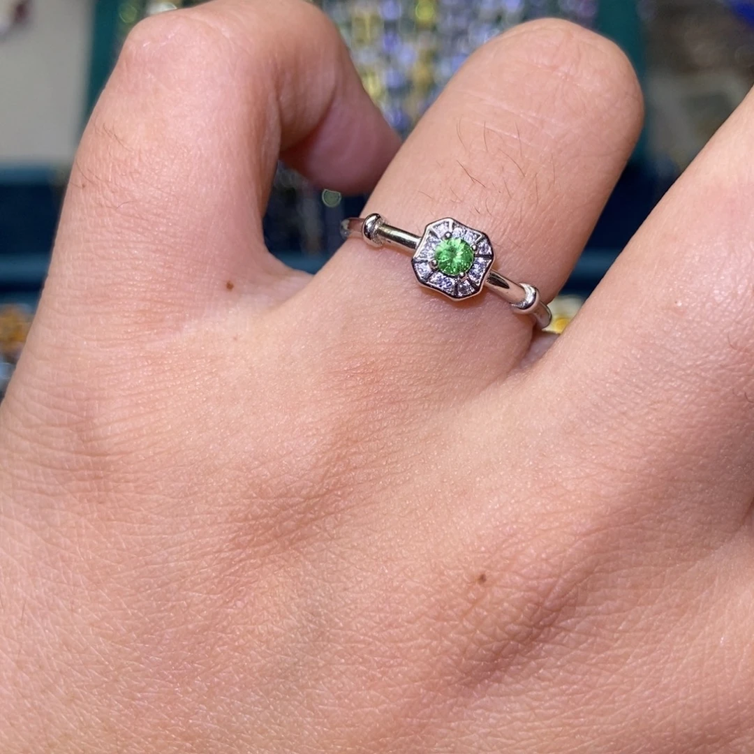 银S925镶嵌透辉石开口戒指