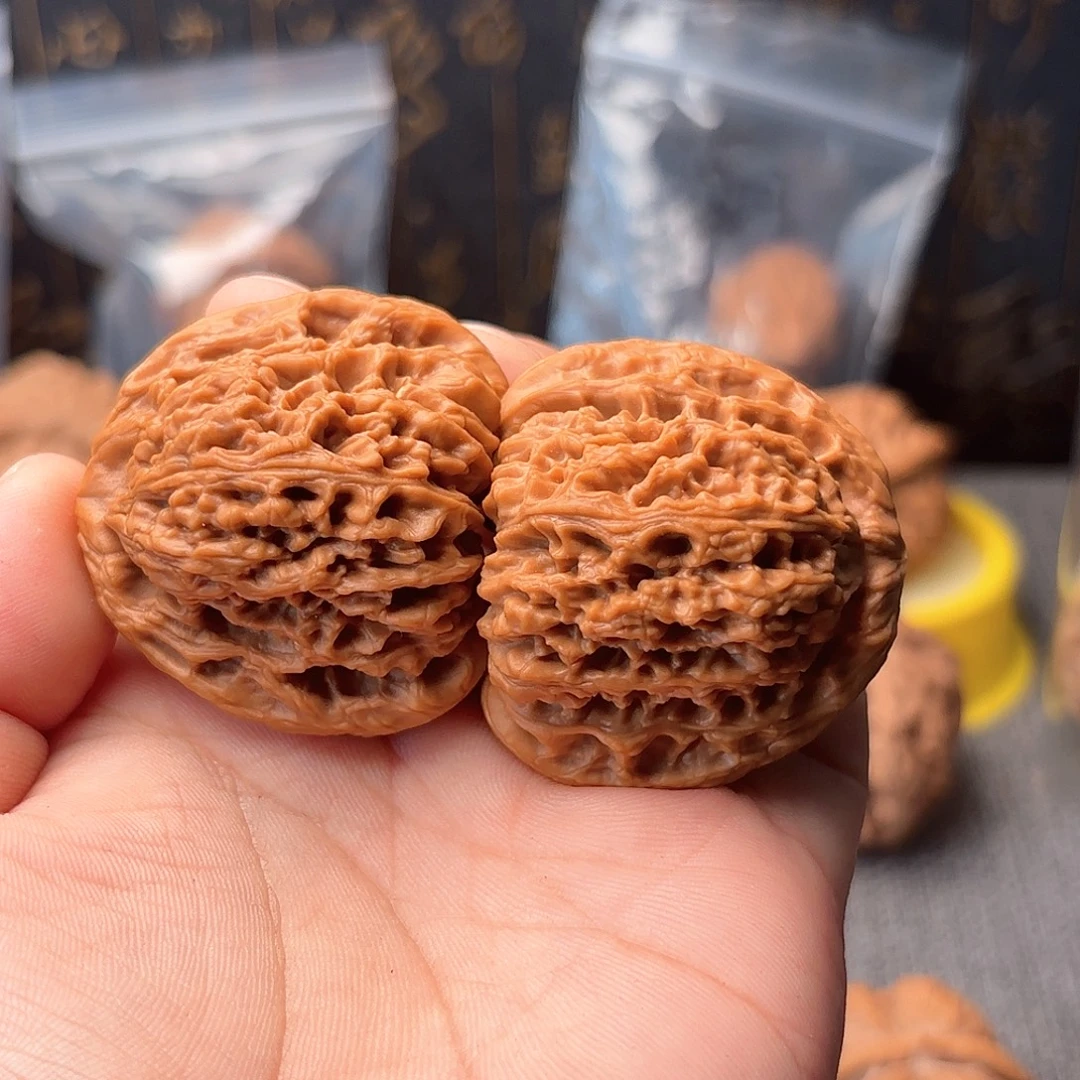 S***t文玩核桃手串南疆石