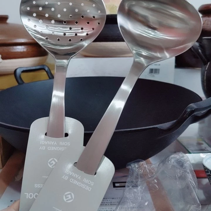 不锈钢一对大号勺子……………～