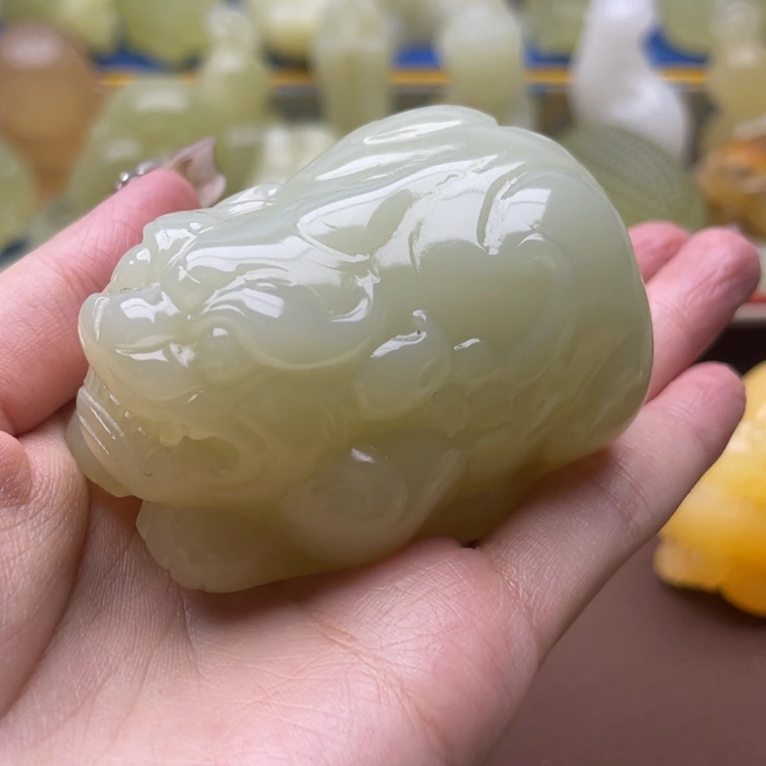尚***玉天然桌面摆放摆件