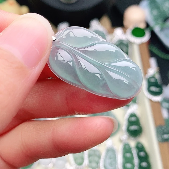颈饰未镶嵌翡翠吊坠