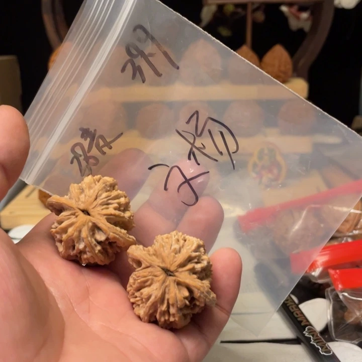 A***杨把件文玩核桃麦虎