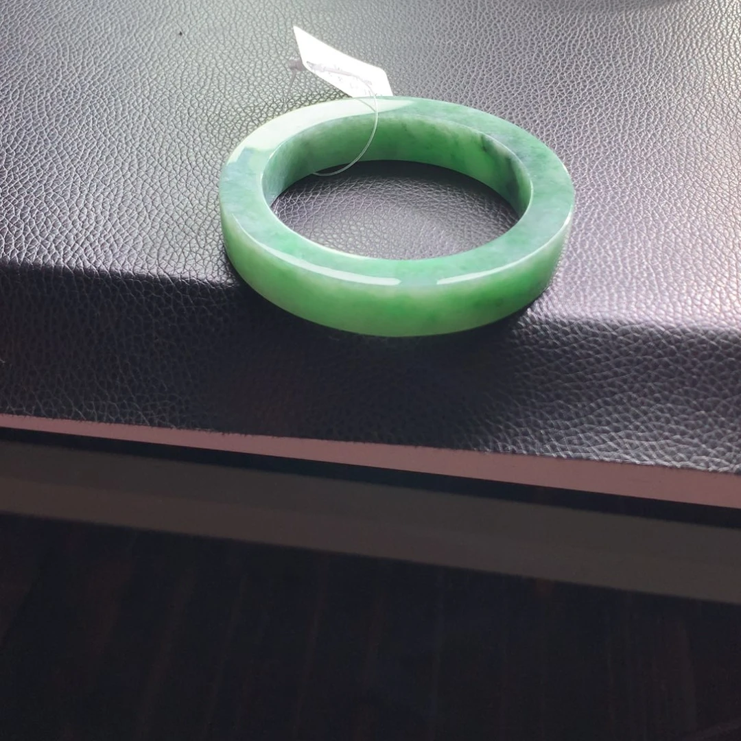 定制翡翠未镶嵌翡翠手镯