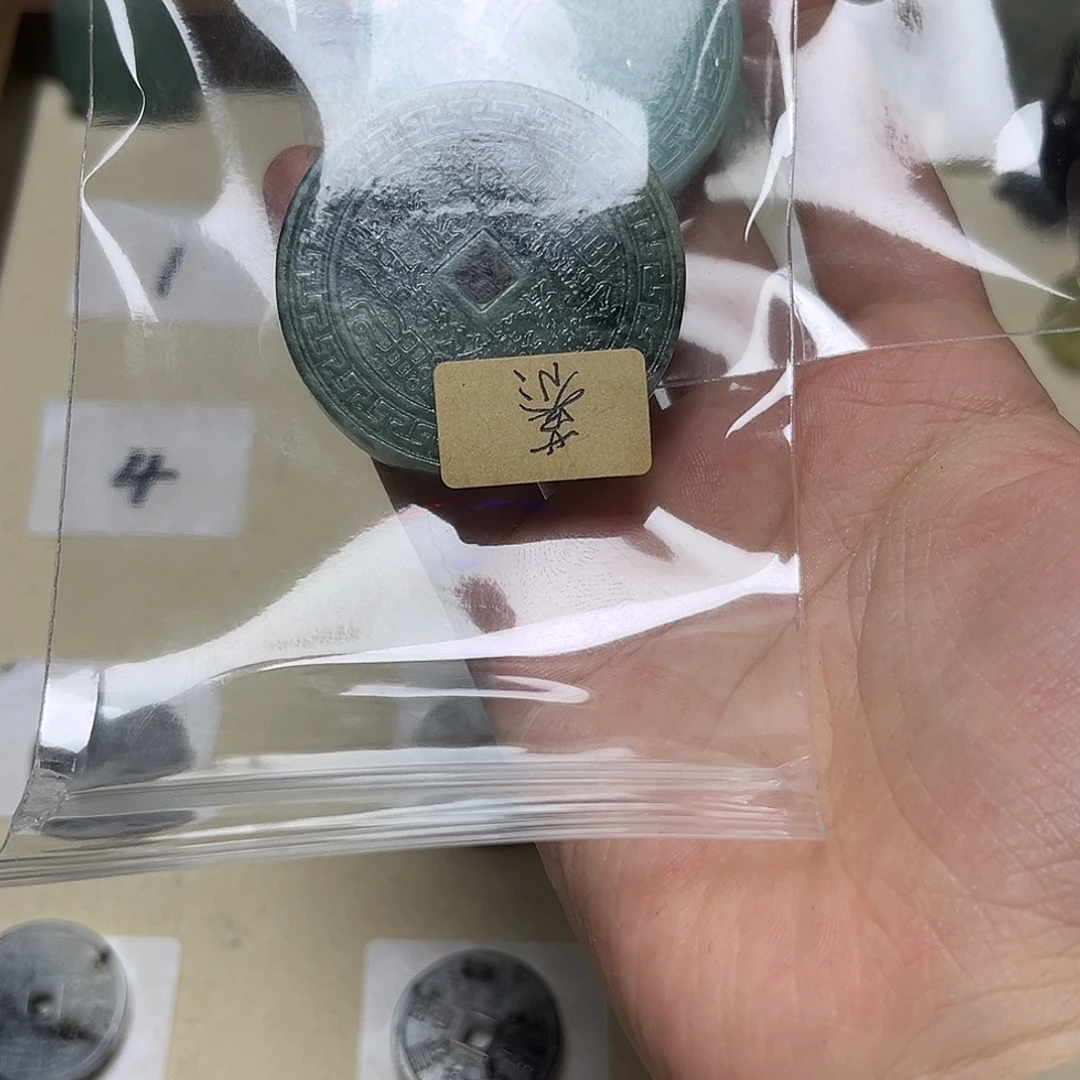慕***合金蛇纹石玉颈饰
