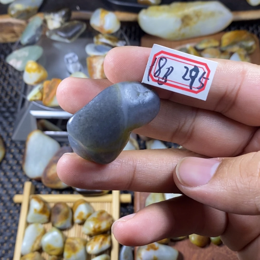 和田玉（糖玉）未镶嵌挂件