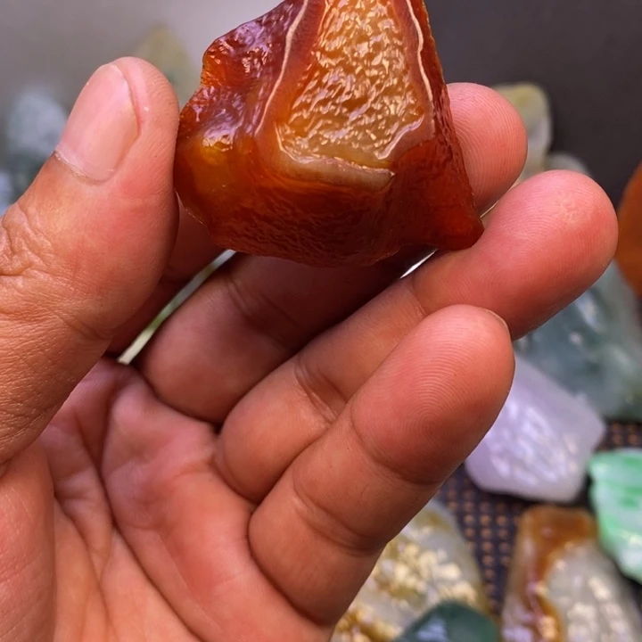 翡翠未镶嵌颈饰棍*翡翠